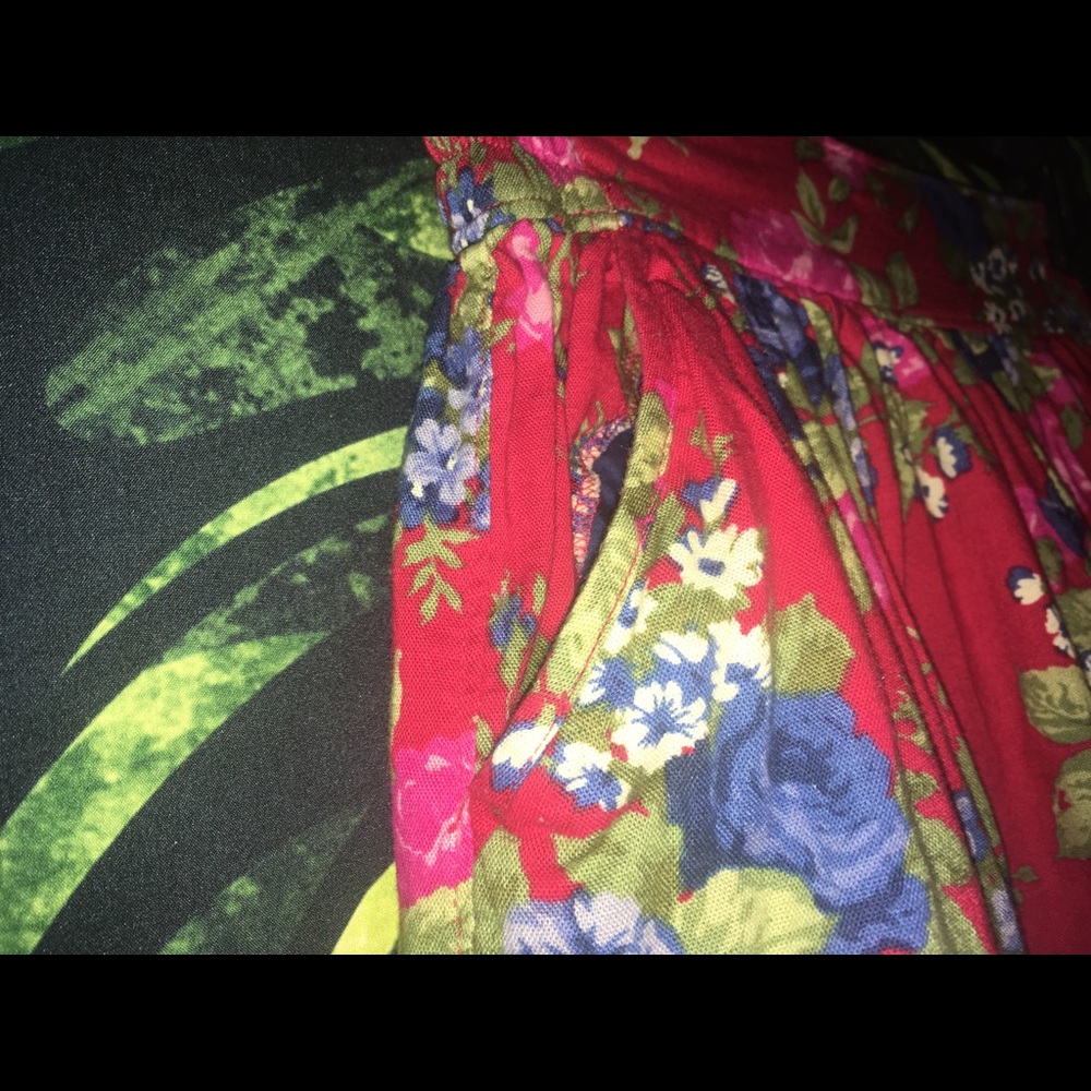 Red Skirt With Flower Pattern - Picture 2 of 5